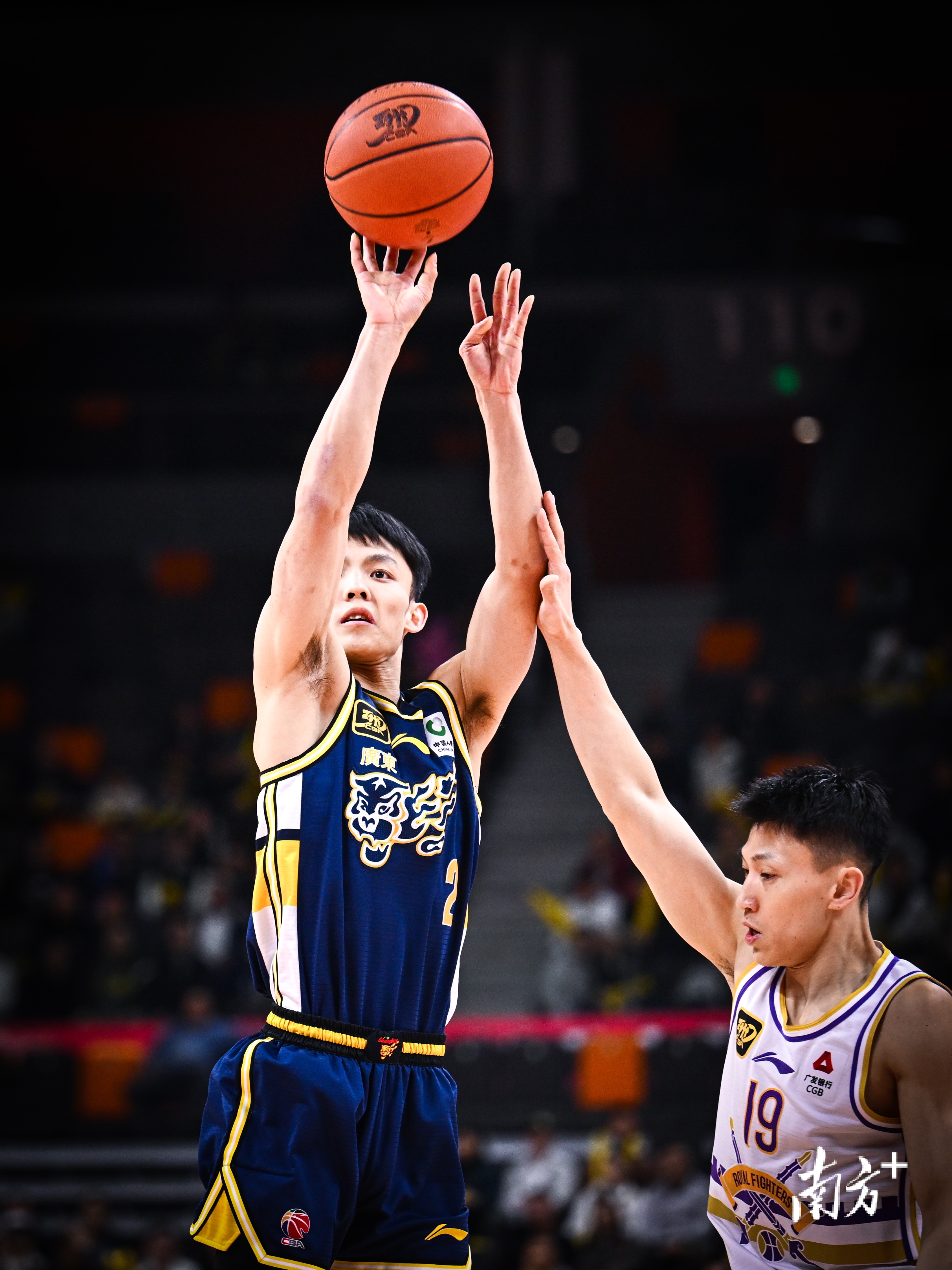 多米体育官网开户-广东男篮取得关键胜利,稳健晋级的球员